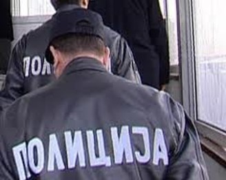 МВР билтен – ја мавал снаата со копач, кражби, силување, закани.... - 13.08.12 - 15:06